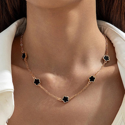 Colar Choker Flor de Cinco Pétalas – Charme Floral Dourado